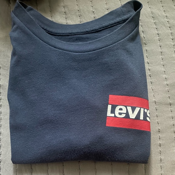 Small Levi’s Men’s Short Sleeve T-Shirt. Blue, red, white - Picture 3 of 6